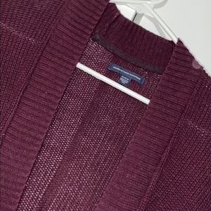Burgundy cardigan w/pockets
